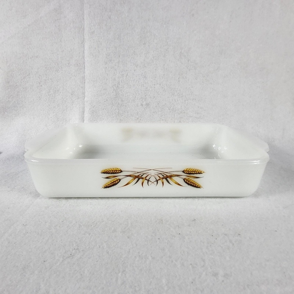 VTG Fire King Golden Wheat Casserole Dish #410 Milk Glass MCM Ovenware 1.5 Qt